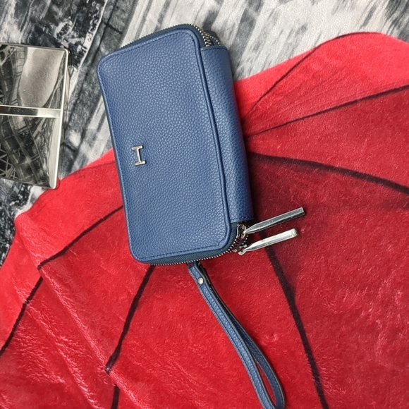 Halston blue vinyl wallet - Picture 2 of 7